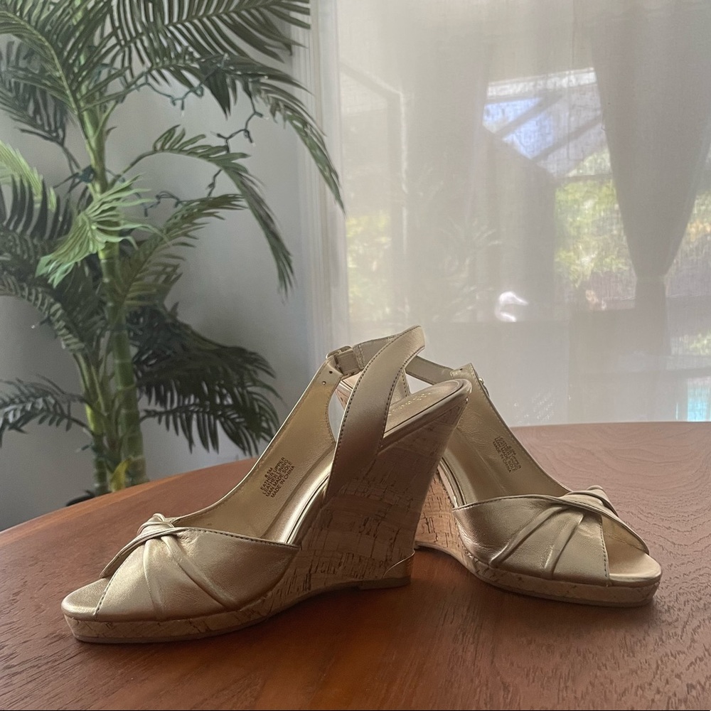 Lilly Pulitzer Gold Wedge Heel Size 8.5